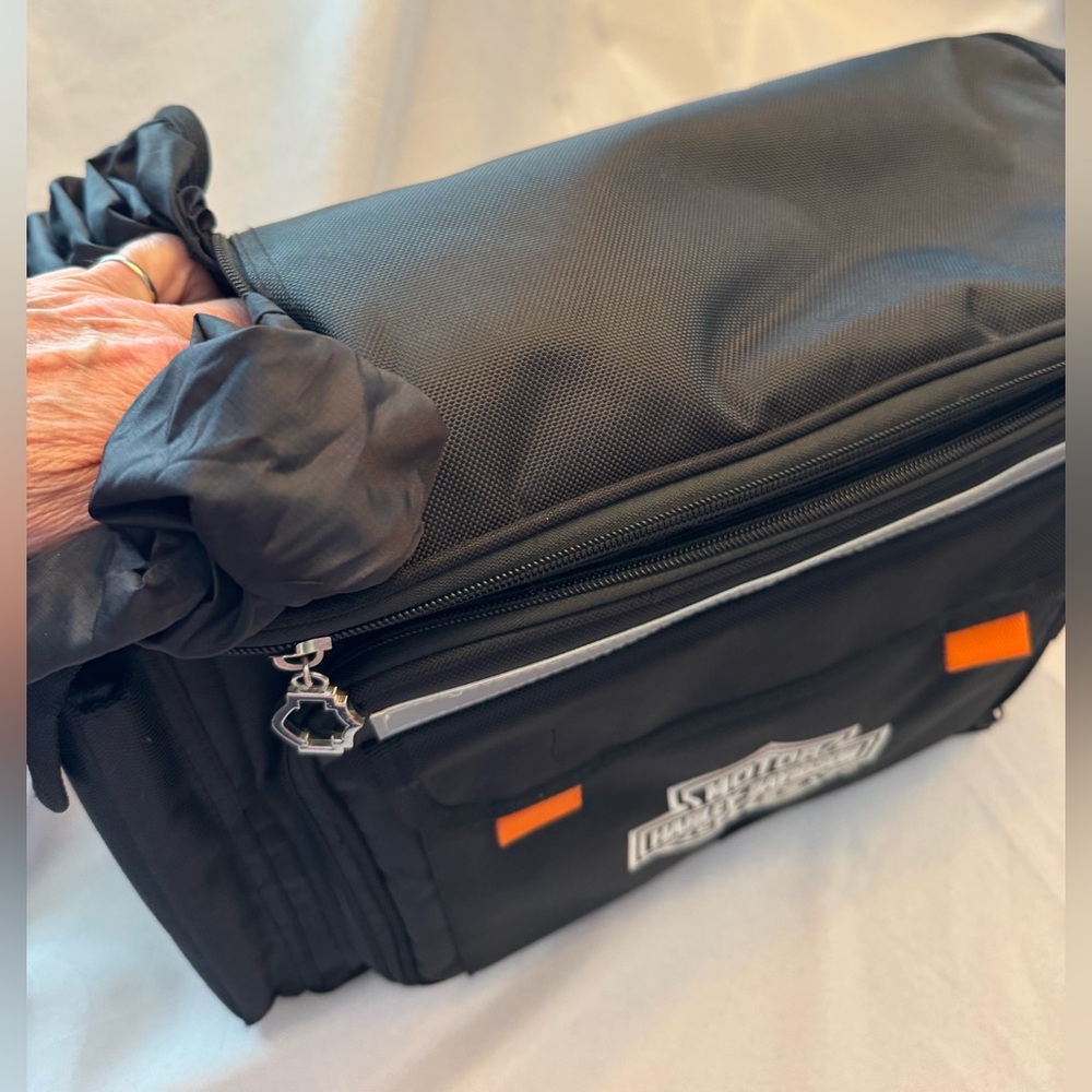 Harley-Davidson Black and Orange Thermal Bag - Picture 3 of 13